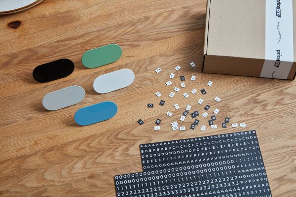 Набір цінників таблички середні 80*40 мм (10 табличок + 900 букв та цифр)